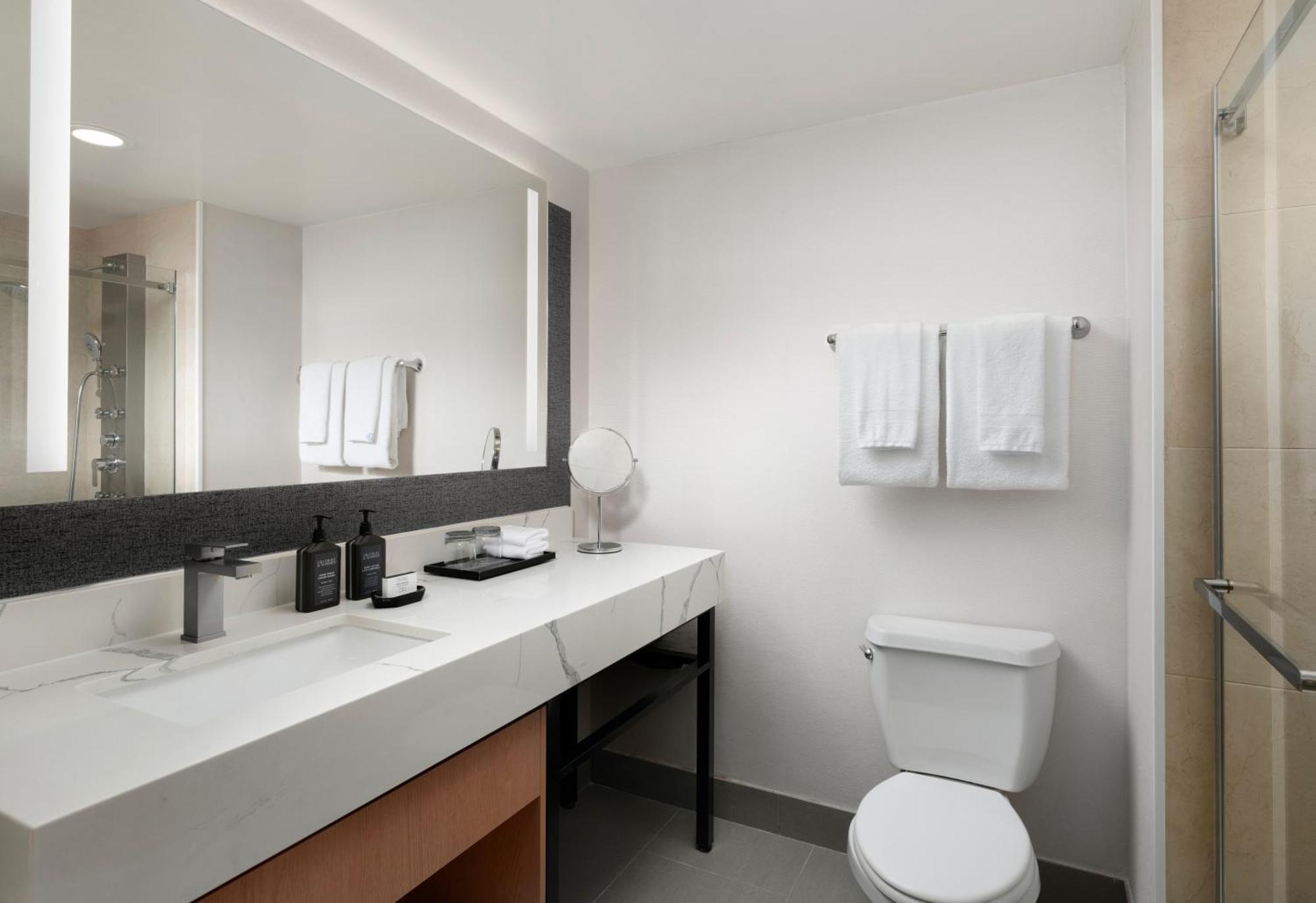 Sheraton Ontario Airport Hotel Екстериор снимка