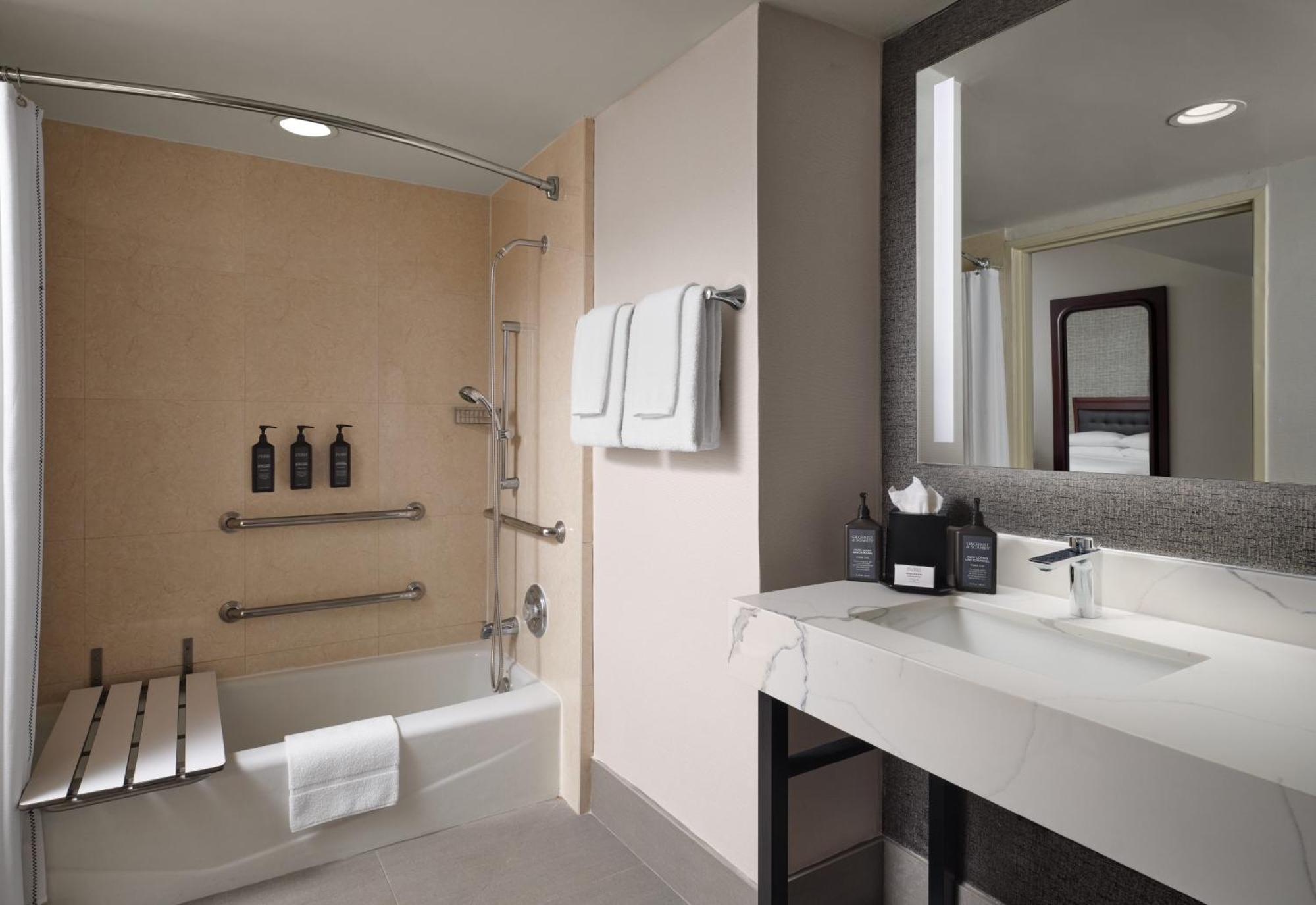 Sheraton Ontario Airport Hotel Екстериор снимка